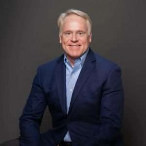 Read more about the article TV News Director Darren Richards Joins Tucker/Hall